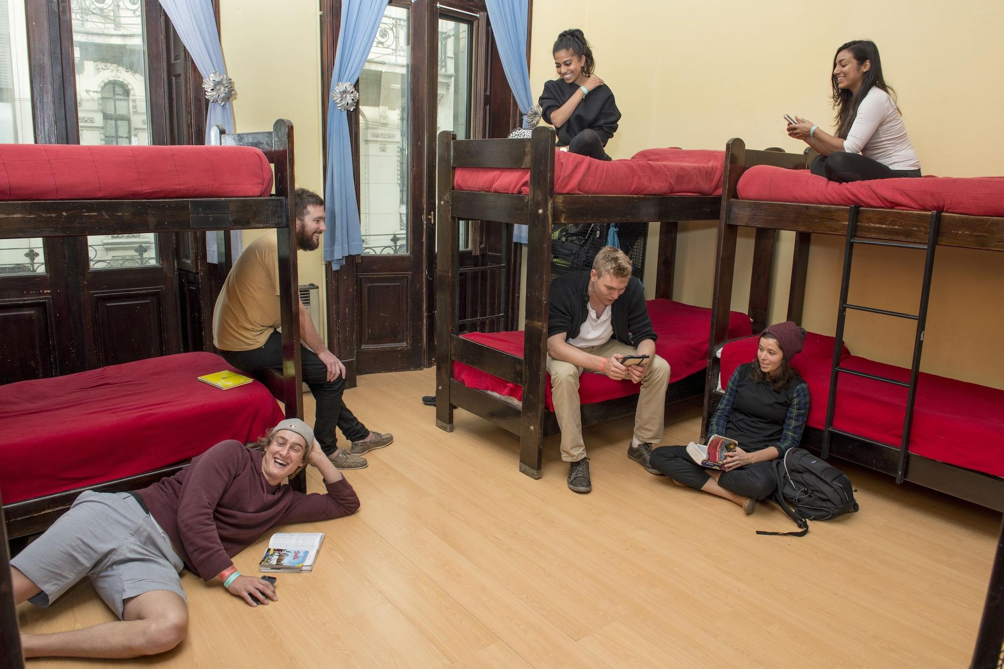 בואנוס איירס Milhouse Hostel Hipo מראה חיצוני תמונה